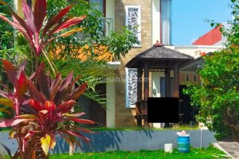 Rumah cantik 2 lantai di BSB