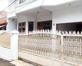 RUMAH TEBET TINGKAT NYAMAN DAN AMAN