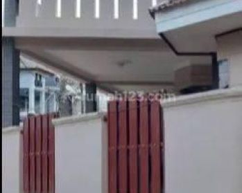 Disewa rumah 2 lantai Pondok kelapa Jakarta timur