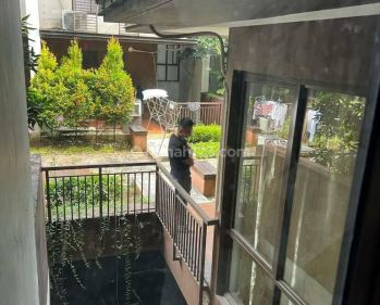 Disewakan Rumah 3 lantai di Greenwich Bsd, cluster Whelford, dekat Lulu Qbig