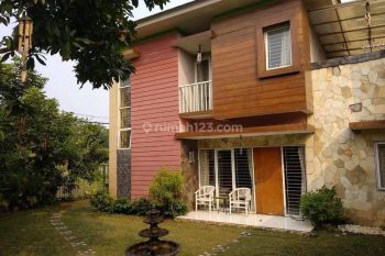 Rumah Cantik di Pinehill Kencana Loka Bsd