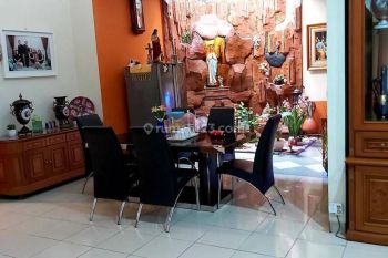 Di Jual Rumah Permata Buana, LT200, LB300,KT 4+1, 2 Lantai,Jakbar