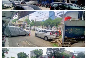 [JUAL/SEWA] 4 Lantai + Extra Tanah 181 M2 Untuk Bangunan Extra