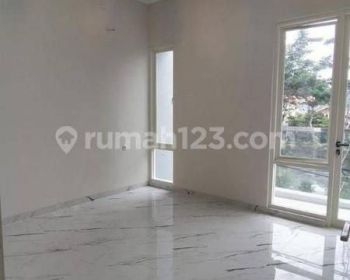 Manyar tirtomoyo jln utama