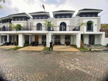 De Villa Garden Rumah Mewah 2 Lantai View Pegunungan
