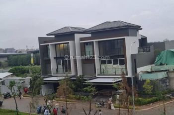 Rumah di Cluster Laurel Navapark