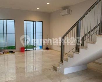 kan 8x20m2 Golf Island Sudah renov!  Rapi! Semi Furnished!