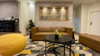 DIJUAL Rumah Hadap Taman!! di Giri Loka