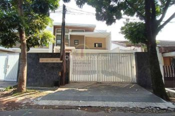 Rumah Mewah Strategis Tengah Kota Lengkong Bandung