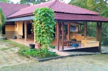 Dijual Rumah Villa di Daerah Anyar, Banten