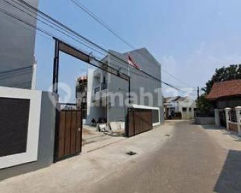 Rumah 2lantai American Style di Cilodong, strategis bebas banjir