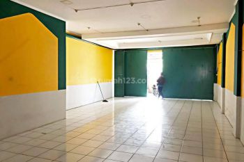 Ruko 3 Lantai di Mainroad Sayap Andir - Lokasi Strategis Cocok Untuk Usaha /