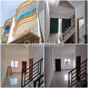 Rumah Baru Siap Huni
Jelambar Baru, Jakbar 4 Lantai SHM Baru