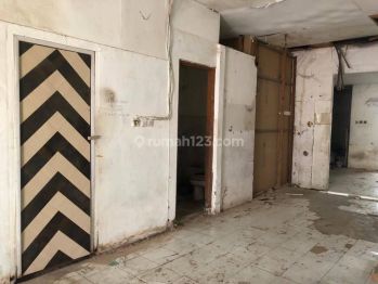 Rumah di Cipete di Jalan Damai, Hitung Tanah - Jakarta Selatan