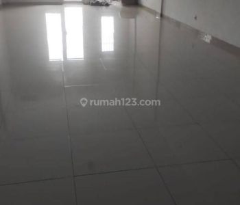 Ruko 4 lantai strategis siap pakai