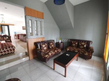 Rumah Dijual Nyaman Ada Paviliun di Cigadung , Dago Bandung