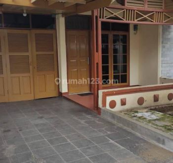 Disewakan Rumah Bagus di Komplek Turangga