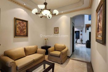 Rumah Vila Sentra Raya Surabaya 2 Lantai Full Furnish