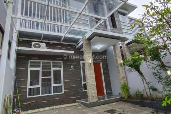 Rumah minimalis siap huni di Bintaro, Tangerang Selatan.
