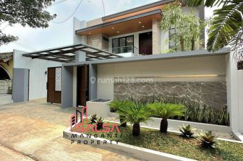 Luxurious Modern House Kebayoran Baru Akses Jalan Lebar Dekat Gandaria City Blok