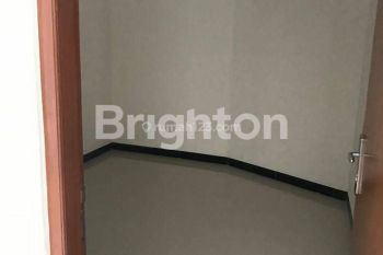 RUMAH DEKAT RS ROEMANI