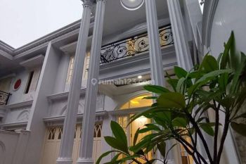 Rumah klasik dengan privat pool di pesanggrahan Jak sel