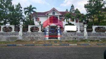 Rumah 2 Lantai di Perumahan Araya , Malang