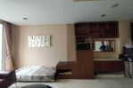 thumbnail-disewakan-apartemen-the-grove-the-empyreal-21-bedroom-full-furnished-3