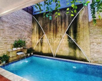 Rumah Mewah Dan Cantik Siap Huni Ada Pool Nya Komplek Maleo Bintaro Sektor 9