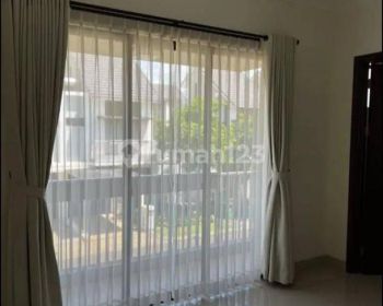 Rumah Nyaman 2 Lantai Lokasi di Bandung