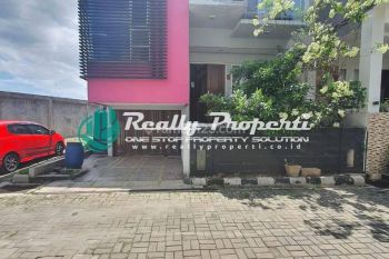 Di Sewakan Rumah 3 Lantai Bisa Untuk Kantor Posisi Hook di Setu Cipayung Jakarta