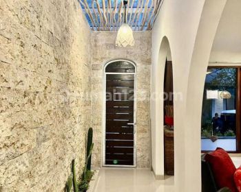 For Rent Newly Renovated Villa 3BR Yearly in Kerobokan Near To Seminyak Bali