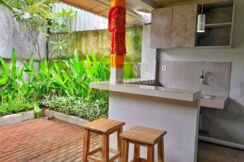 Rent Rumah: 2 bedroom house