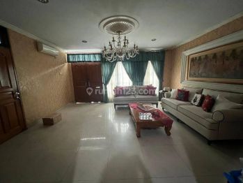 Rumah Bagus di Taman Sari, Jakarta Barat, Luas 128m2, 5 Lantai.