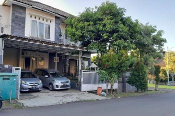 Rumah hoek 250 meter, 4 kamar tidur, semi furnish di BNR Bukit Raya