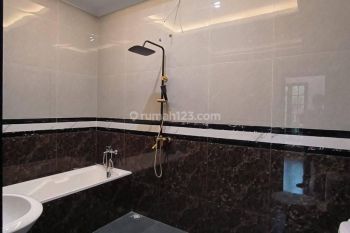 Dijual Cepat 2 unit Rumah  Bangunan Baru Eropa Classic, Pasar Minggu Jaksel