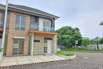 RUMAH SIAP HUNI GREENLAND GARBERA MENGANTI LABAN GRESIK