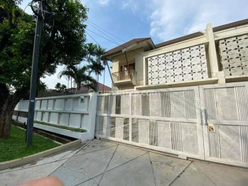 Rumah Cantik Standard Furnish di Patra Kuningan Jakarta Selatan