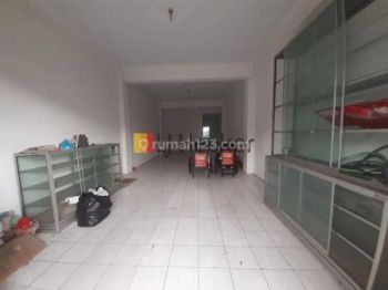 Disewakan ruko 35 lantai lokasi strategis di area Gatot Subroto Barat Denpasar