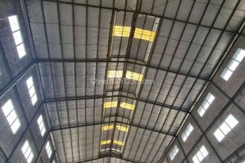 Gudang di Karawaci, Hadap Timur, Ceiling 15 m, Tangerang