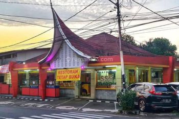 Bangunan Restoran lokasi strategis Bintaro Sektor 2 - Jaksel