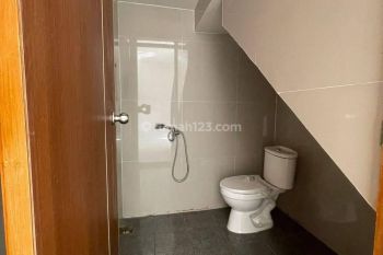 Disewakan Rumah Baru Modern 2 Lantai siap Huni di Kota Bali Residence