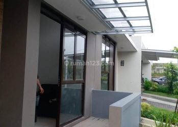 Rumah Disewa Bangunan Baru Minimalis di Kota Baru Parahyangan