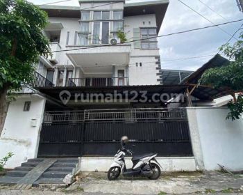 Rumah Kost Hook Aktif 3 Lantai Di Babatan Pilang Wiyung Surabaya