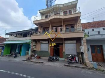 DISEWAKAN RUKO 2 LANTAI