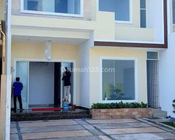 Dijual Rumah Baru Palm Beach