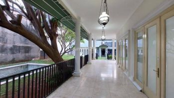 Rumah disewa bisa untuk kantor di Kebayoran Baru 5 menit ke.Sudirman Area