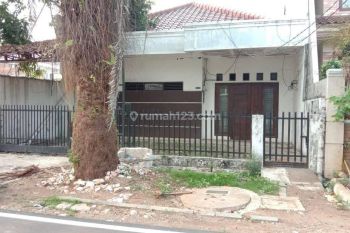 Dijual Rumah Tua Dihitung Tanah Daerah Cempaka Putih Tengah,