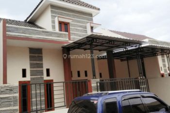 Rumah Bagus siap pakai dekat Alana di Cluster Colomadu Solo
