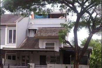 Rumah Bagus Hoek Murah di Regency Melati Mas